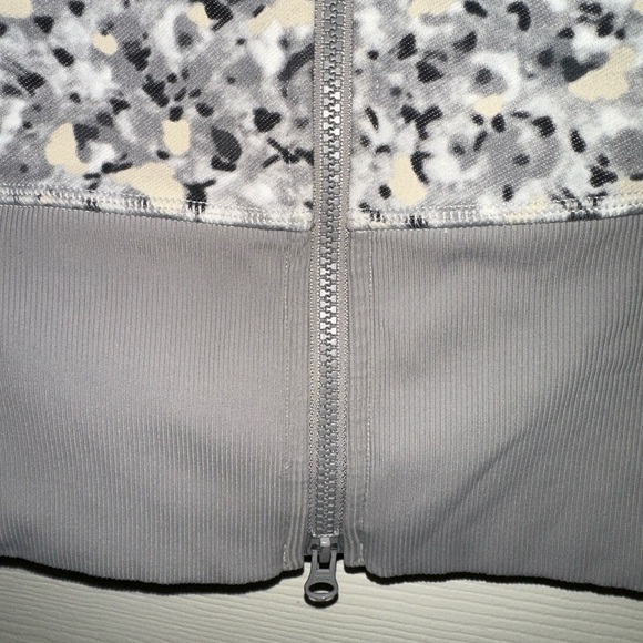 Lululemon rise and shine women’s grey pattern dual full zip jacket 4 athleisure - Picture 4 of 11